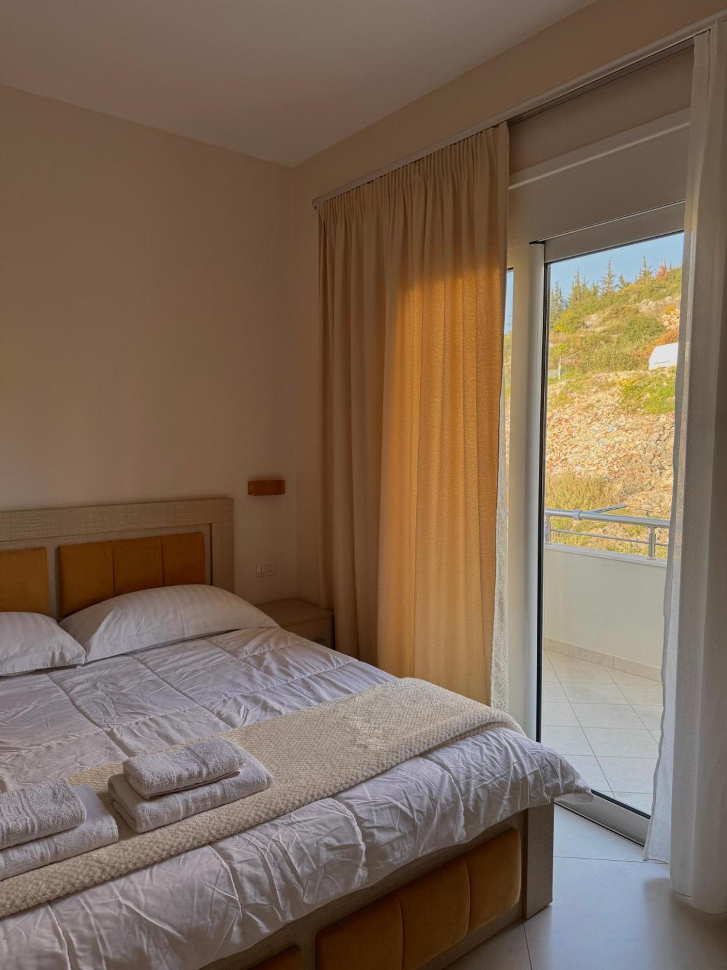 Vila Majola Sarandë 外观 照片