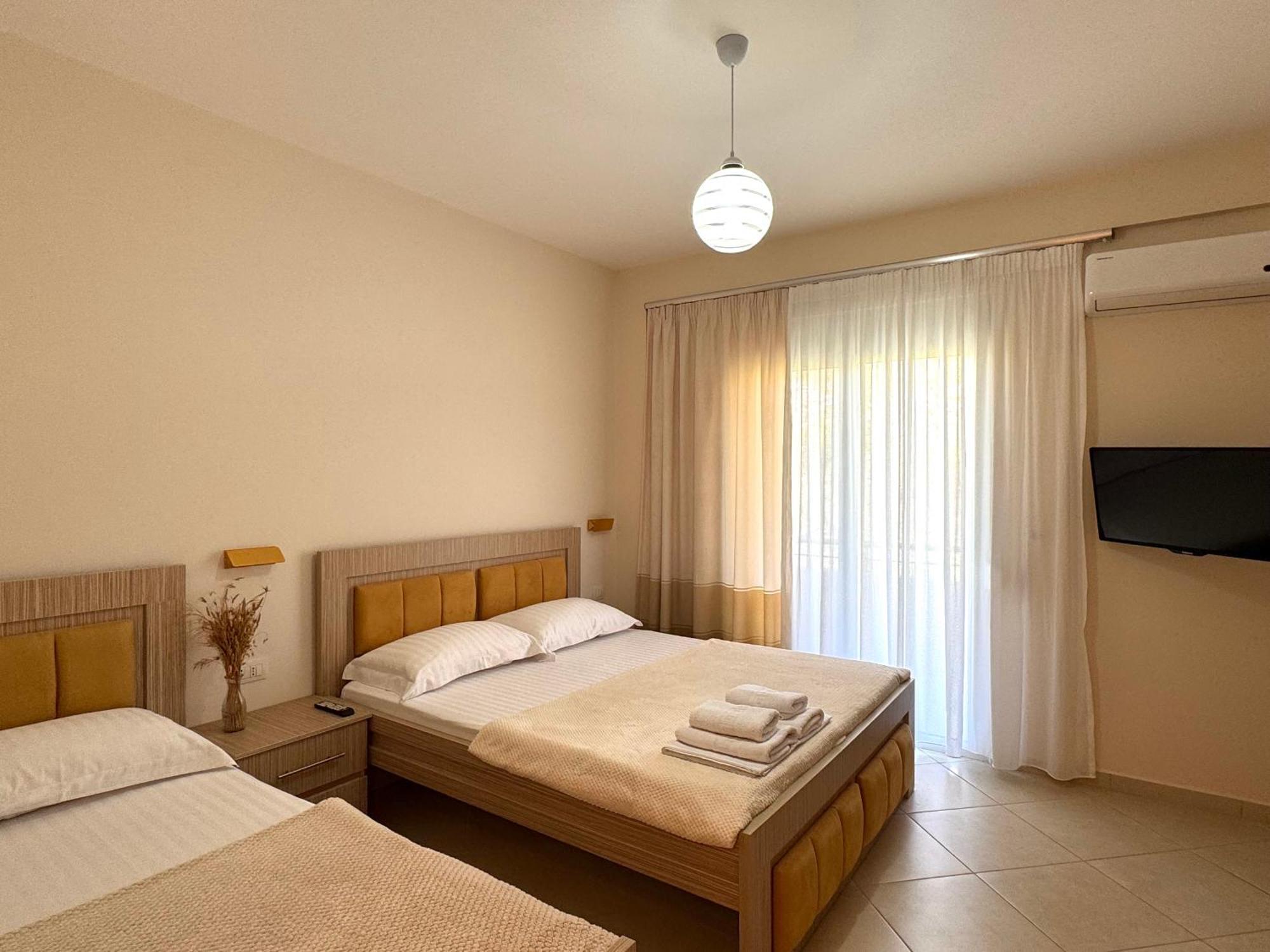 Vila Majola Sarandë 外观 照片